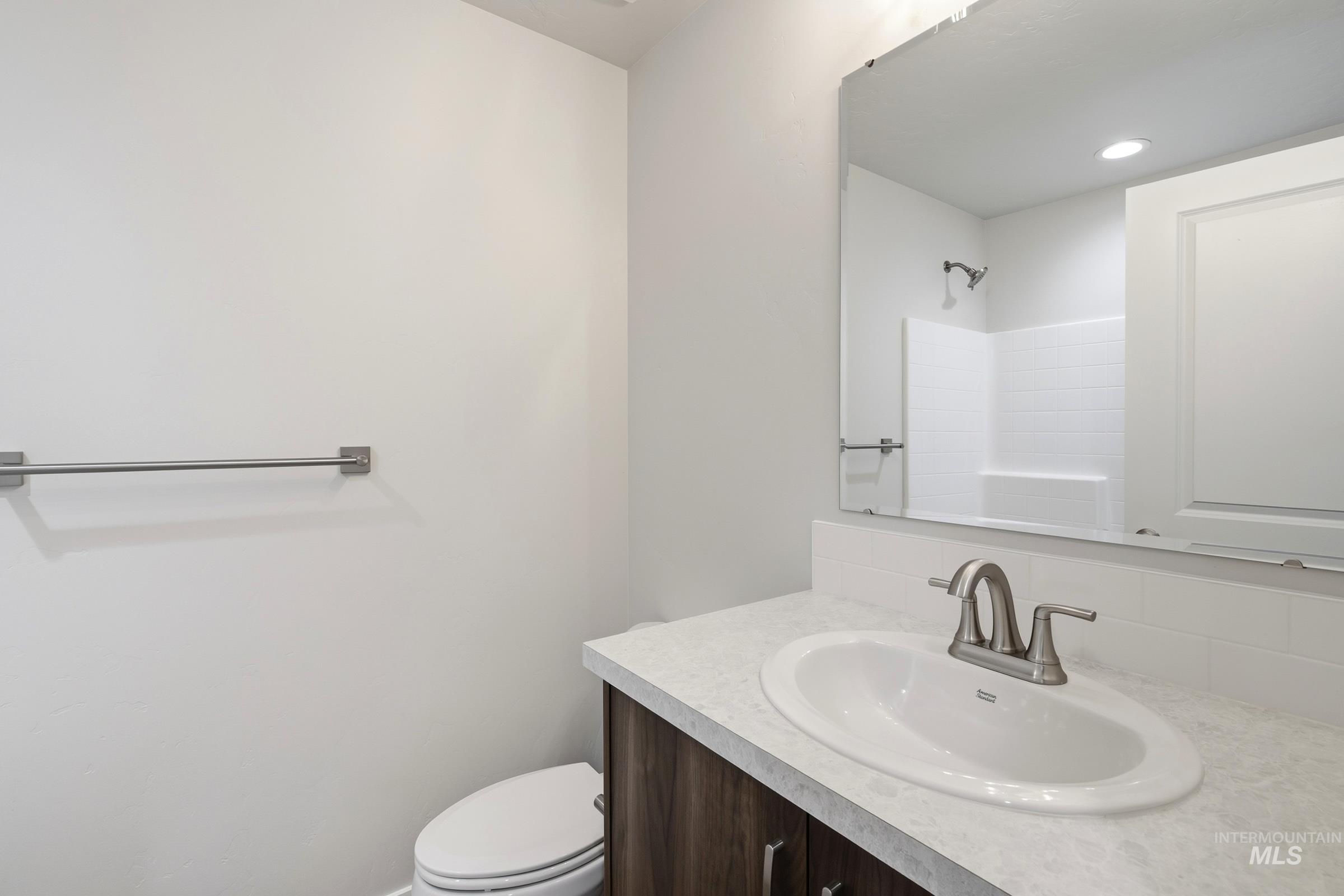 4414 S Amsterdam Ave Property Photo 9