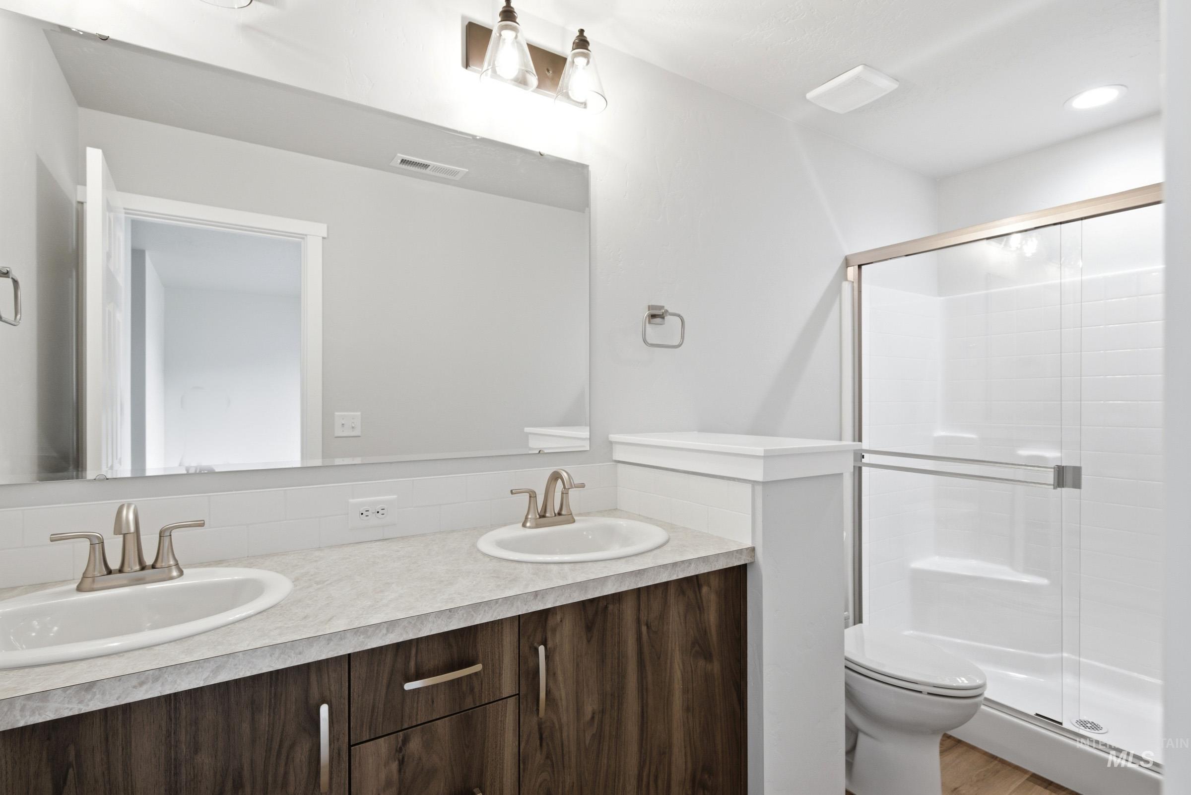4414 S Amsterdam Ave Property Photo 15