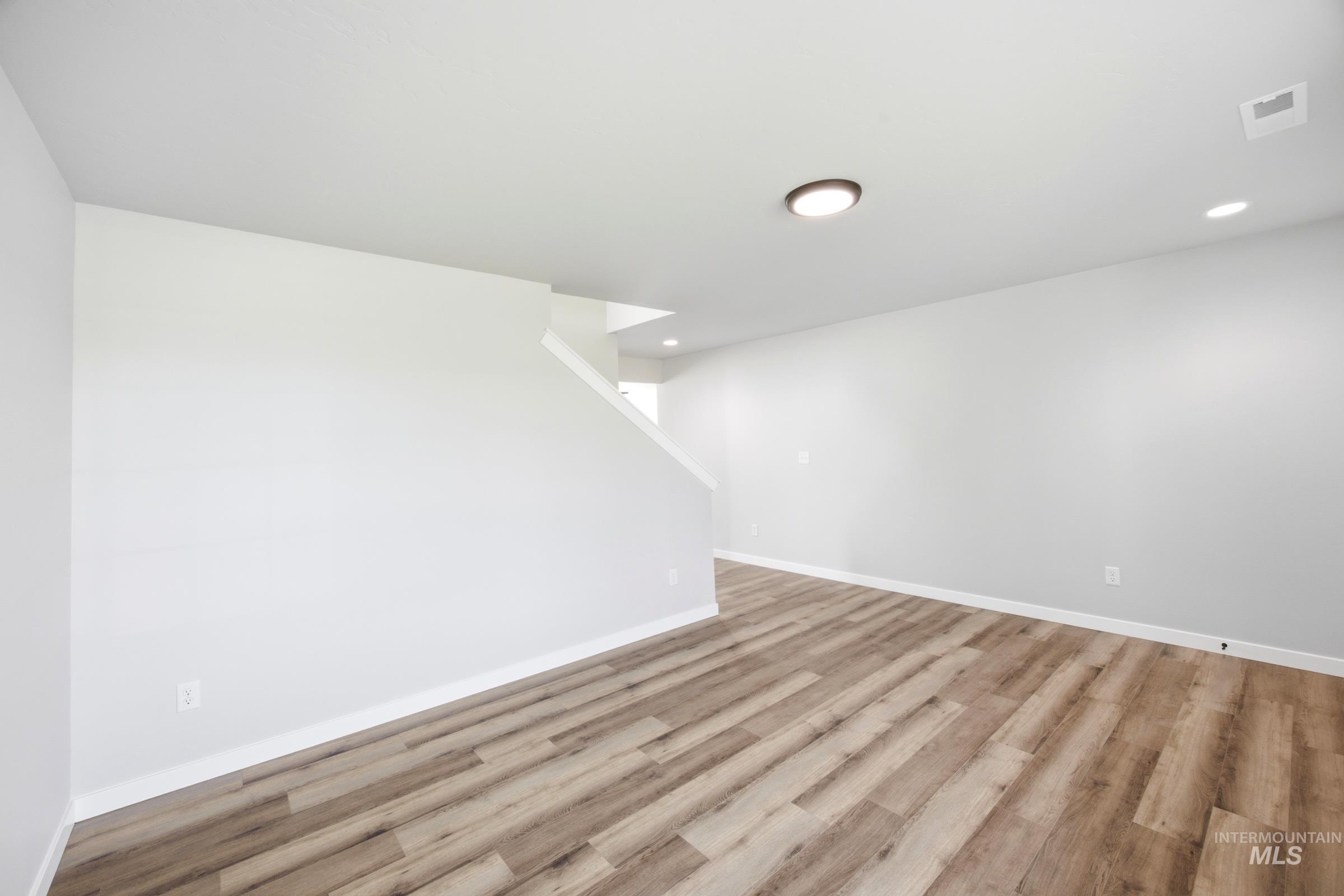 15352 Patriot Ave Property Photo 11