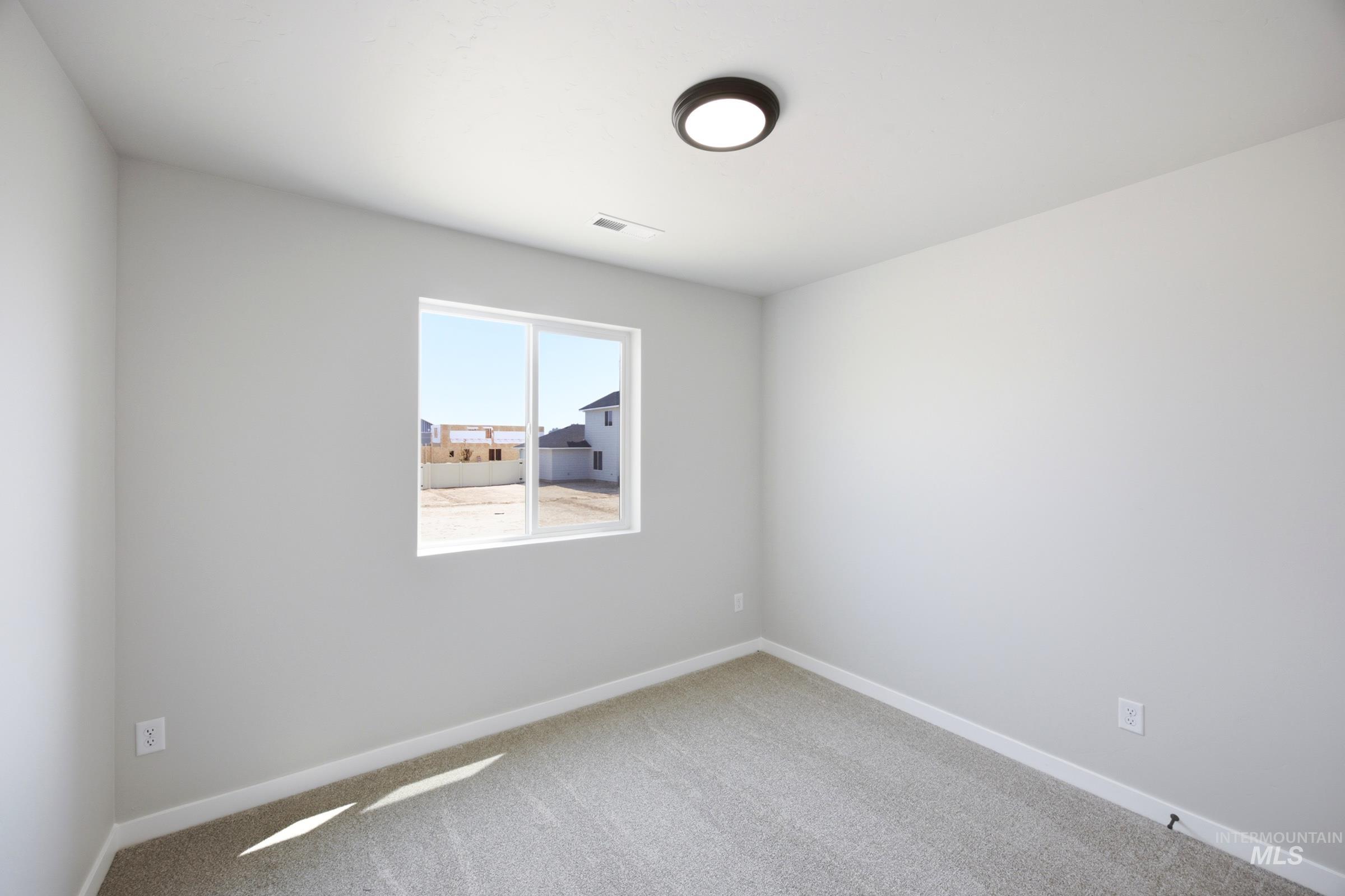 15352 Patriot Ave Property Photo 12