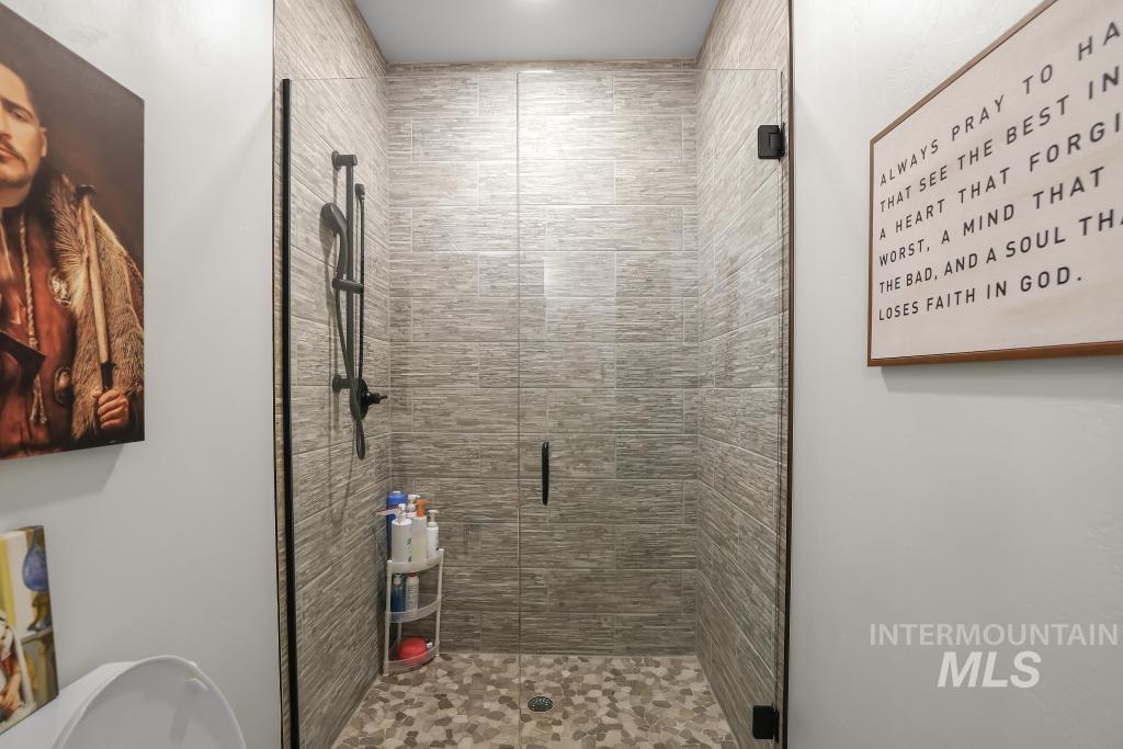 2628 Creekview Ct E. Property Photo 17