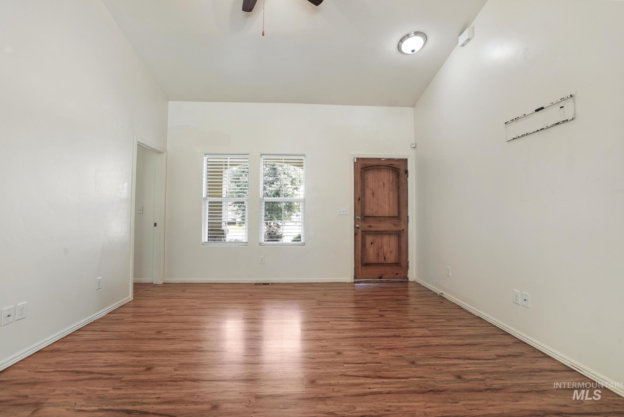 786 Parkwood Dr. Property Photo 14