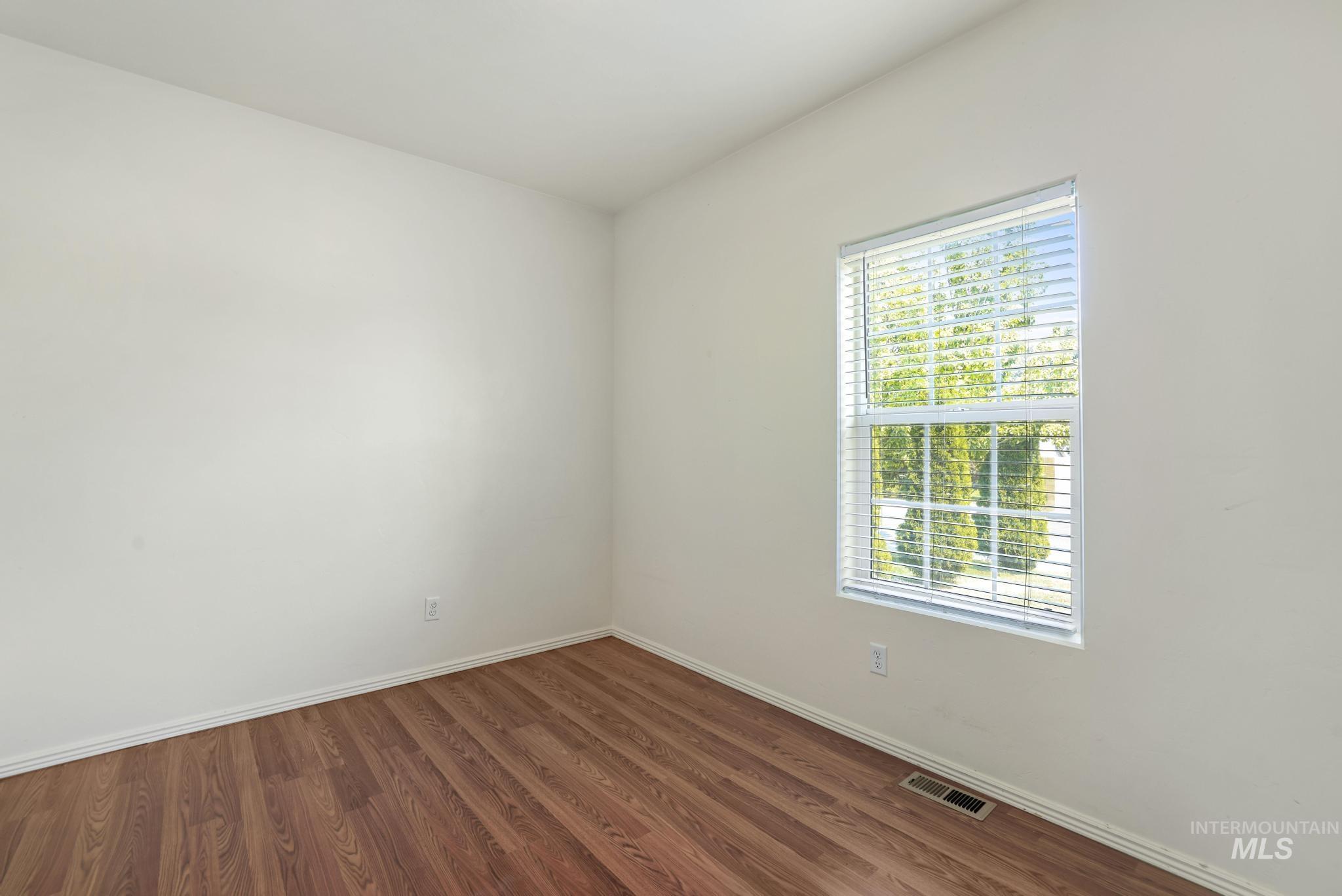 786 Parkwood Dr. Property Photo 16
