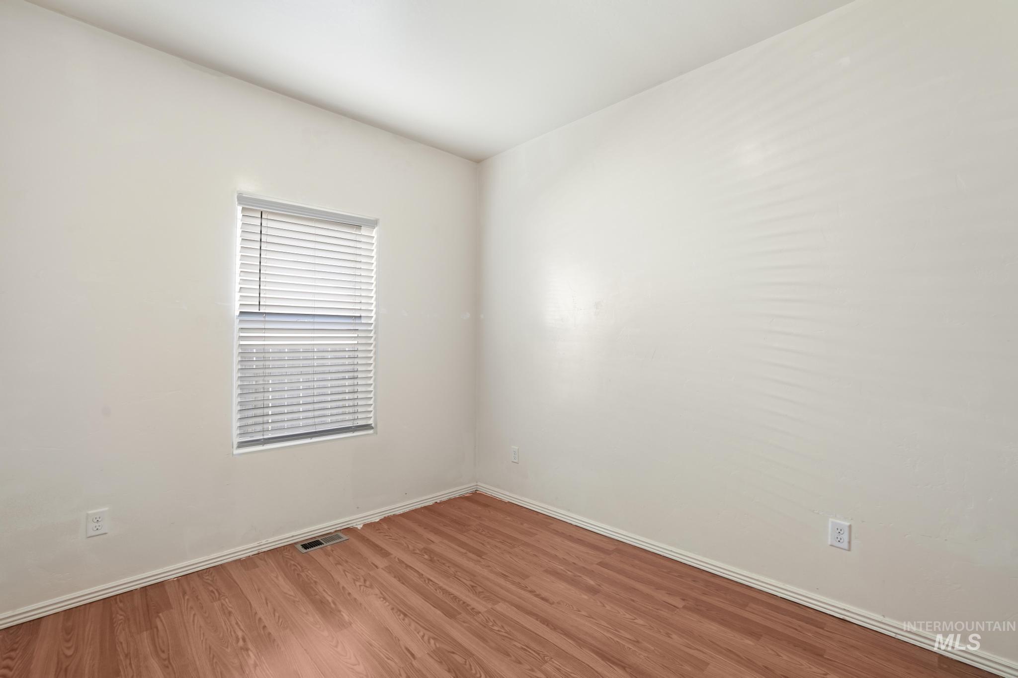 786 Parkwood Dr. Property Photo 19