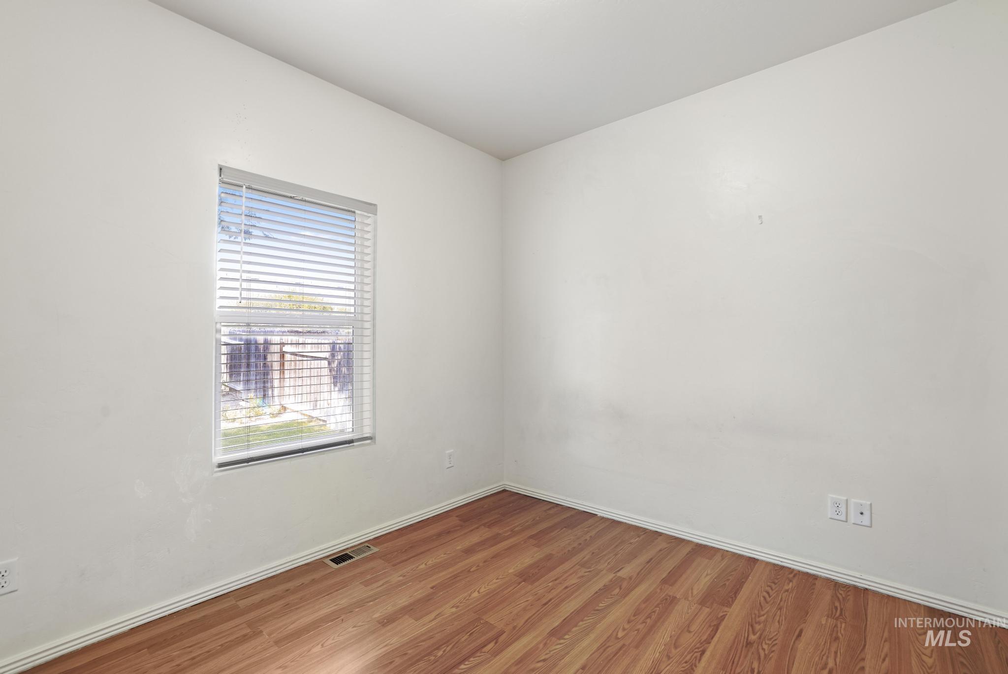786 Parkwood Dr. Property Photo 21