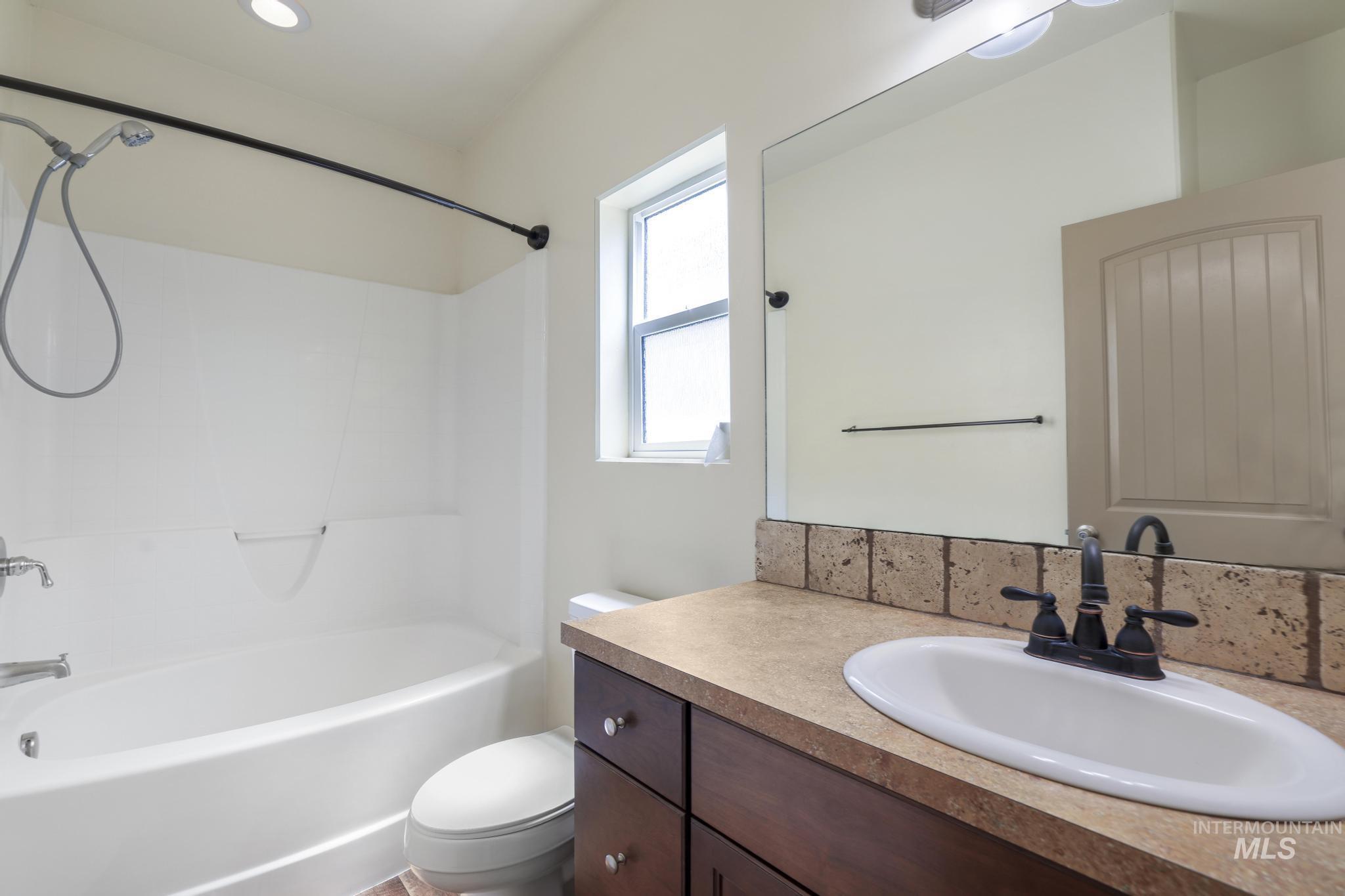 786 Parkwood Dr. Property Photo 26