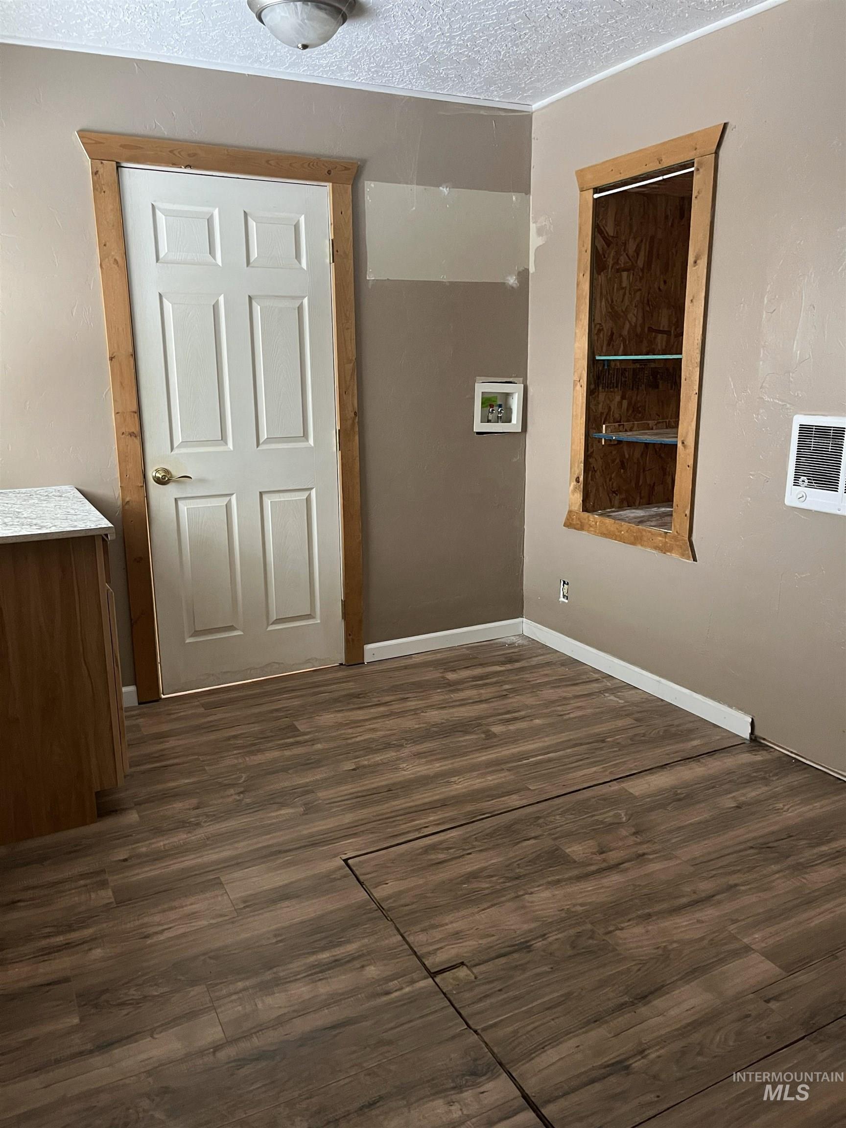 216 7th Ave W Property Photo 11
