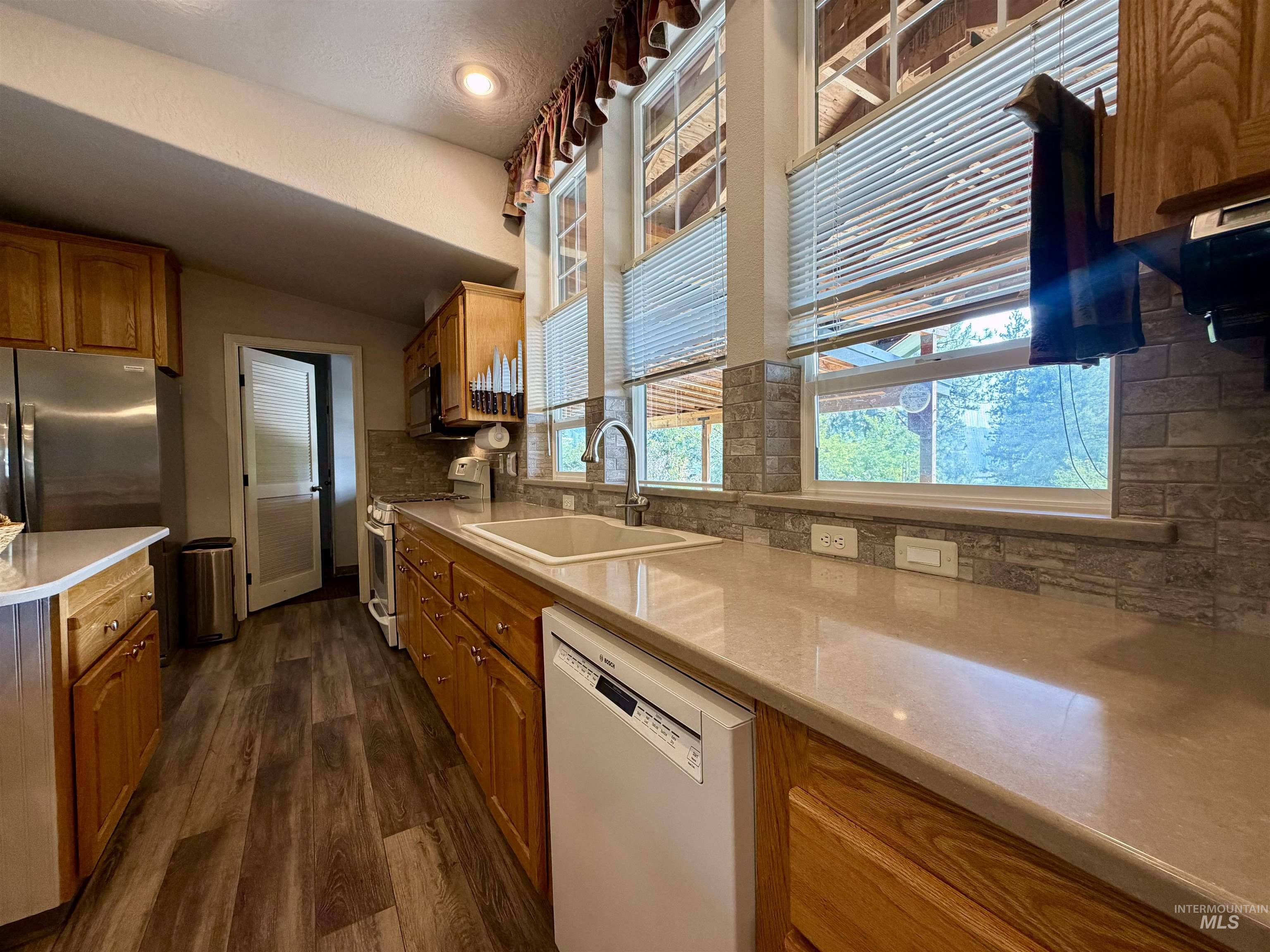 254 Larradon Drive Property Photo 4