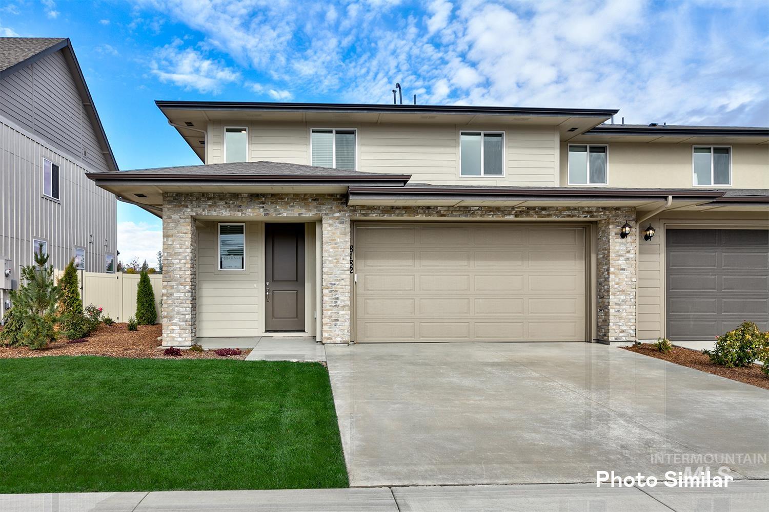 8103 W White Willow St Property Photo 1