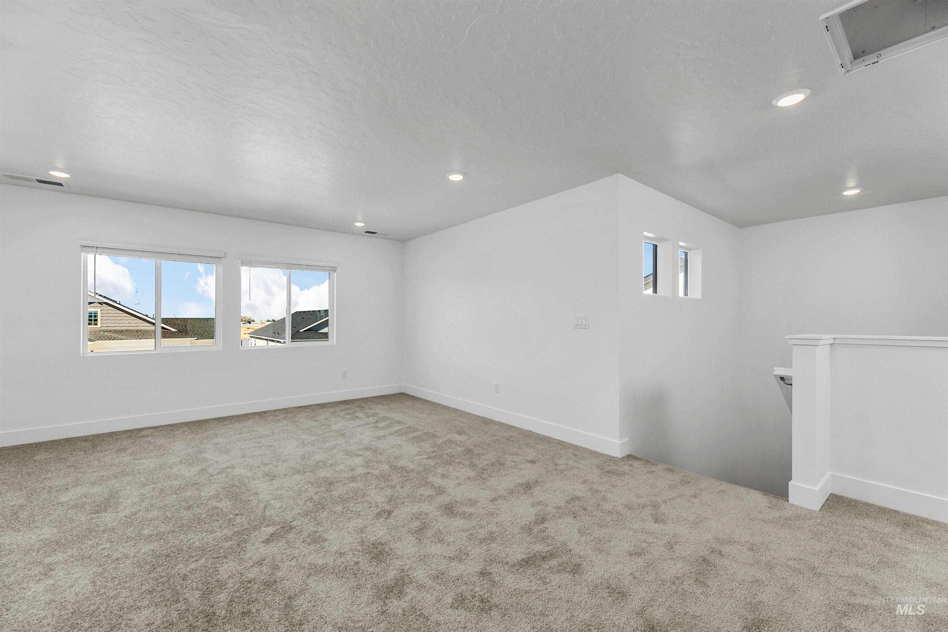 7090 N Daisy Teal Ave Property Photo 6