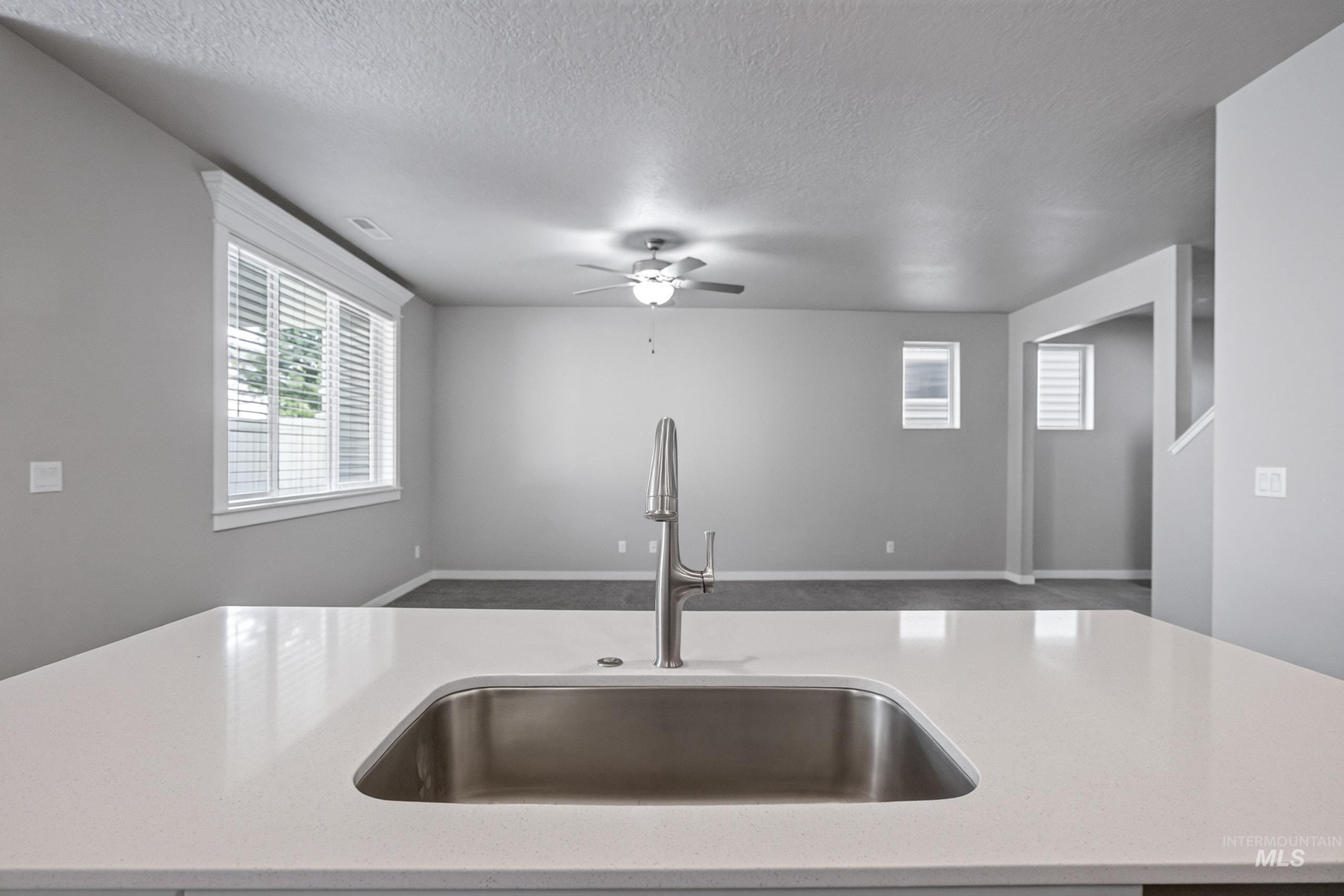 2126 E Sharptail St Property Photo 9