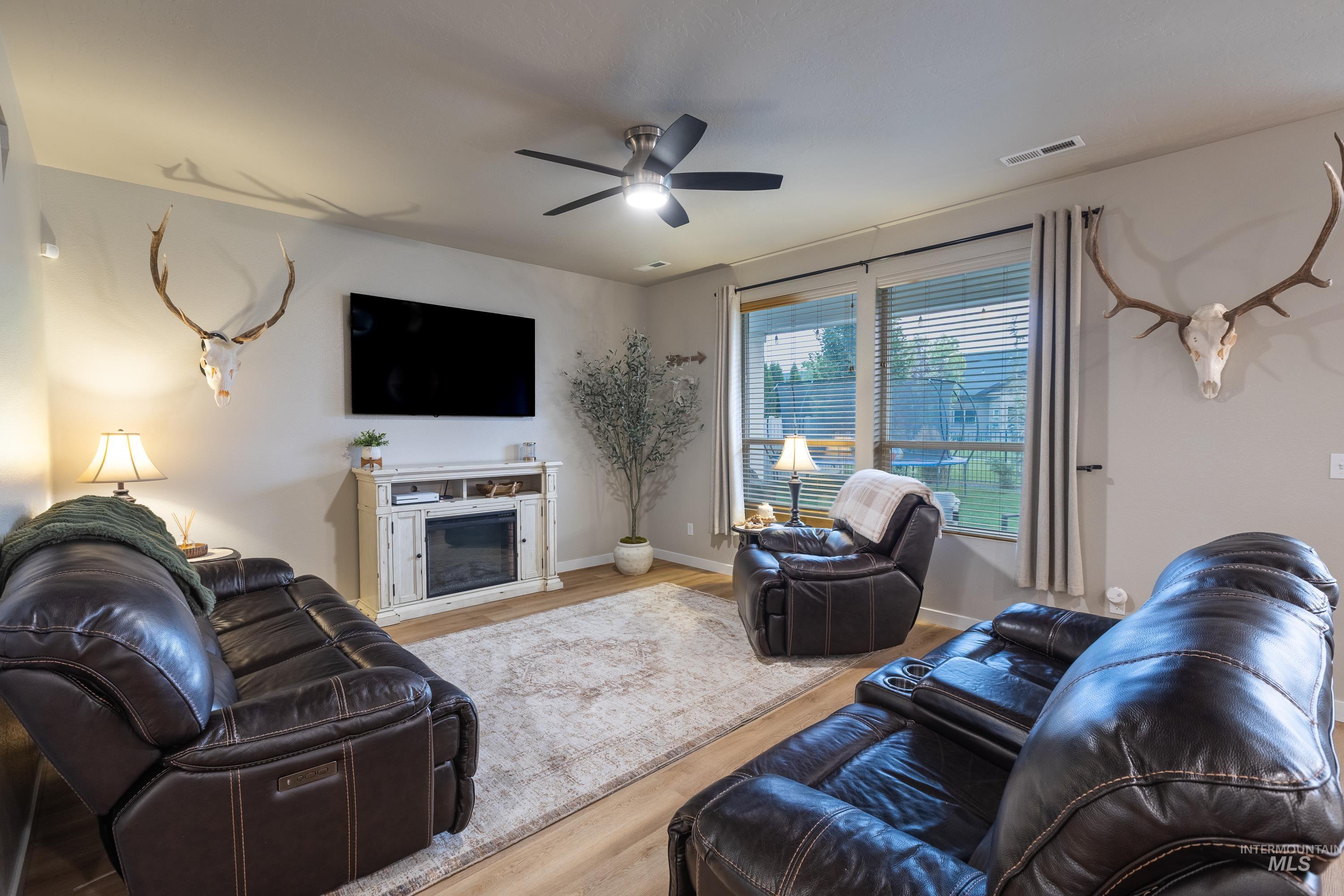 15623 Bridgeton Ave. Property Photo 15