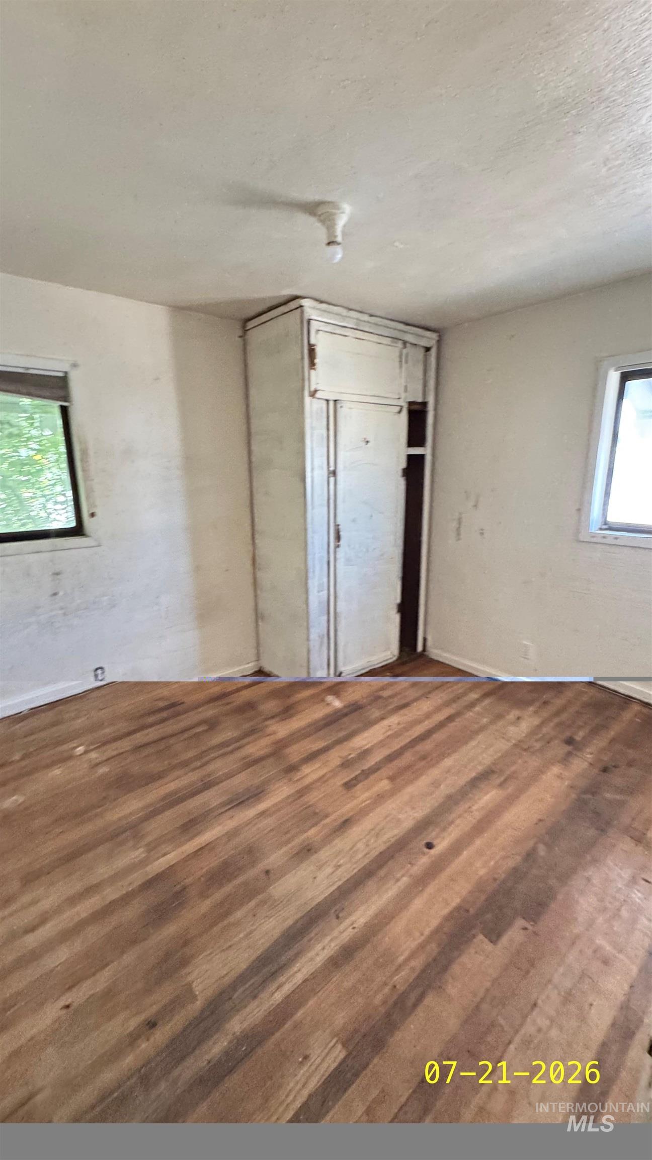 1102 E Denver St Property Photo 6