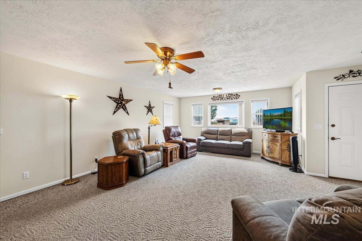20133 Market Road Property Photo 5