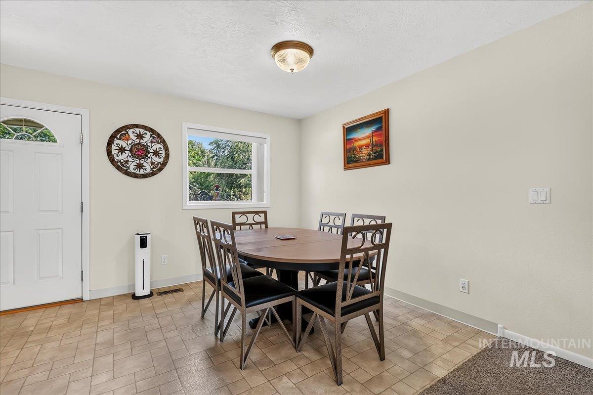 20133 Market Road Property Photo 8