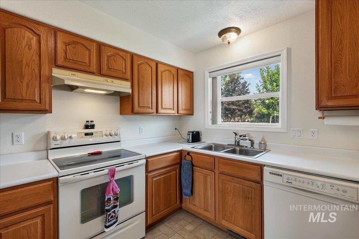 20133 Market Road Property Photo 12