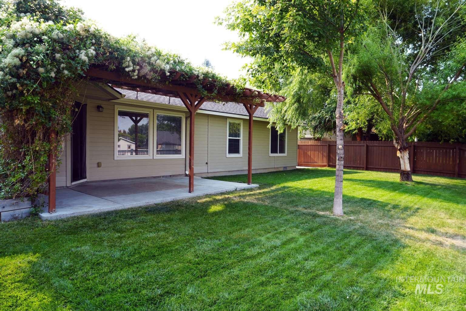 907 S Sockeye Way Property Photo 4