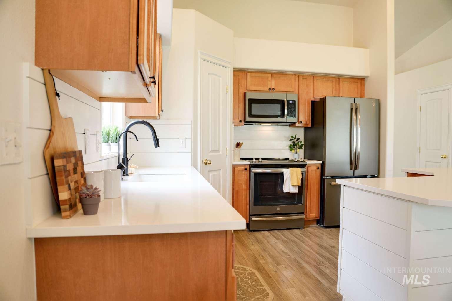 907 S Sockeye Way Property Photo 6