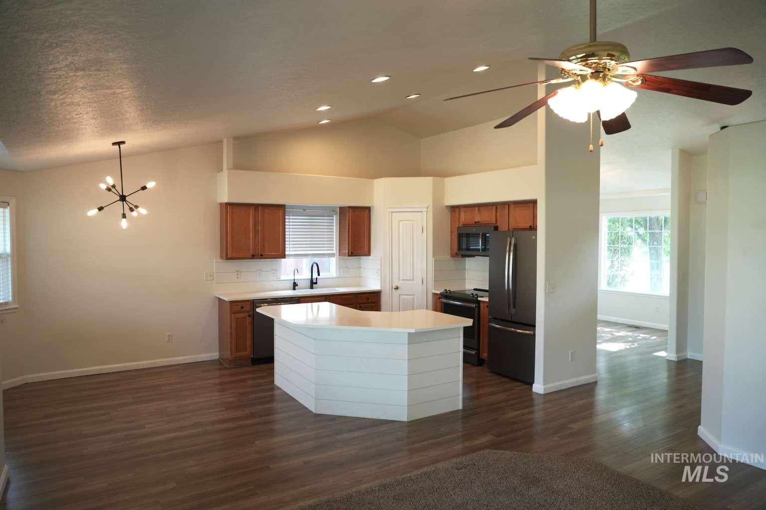 907 S Sockeye Way Property Photo 7