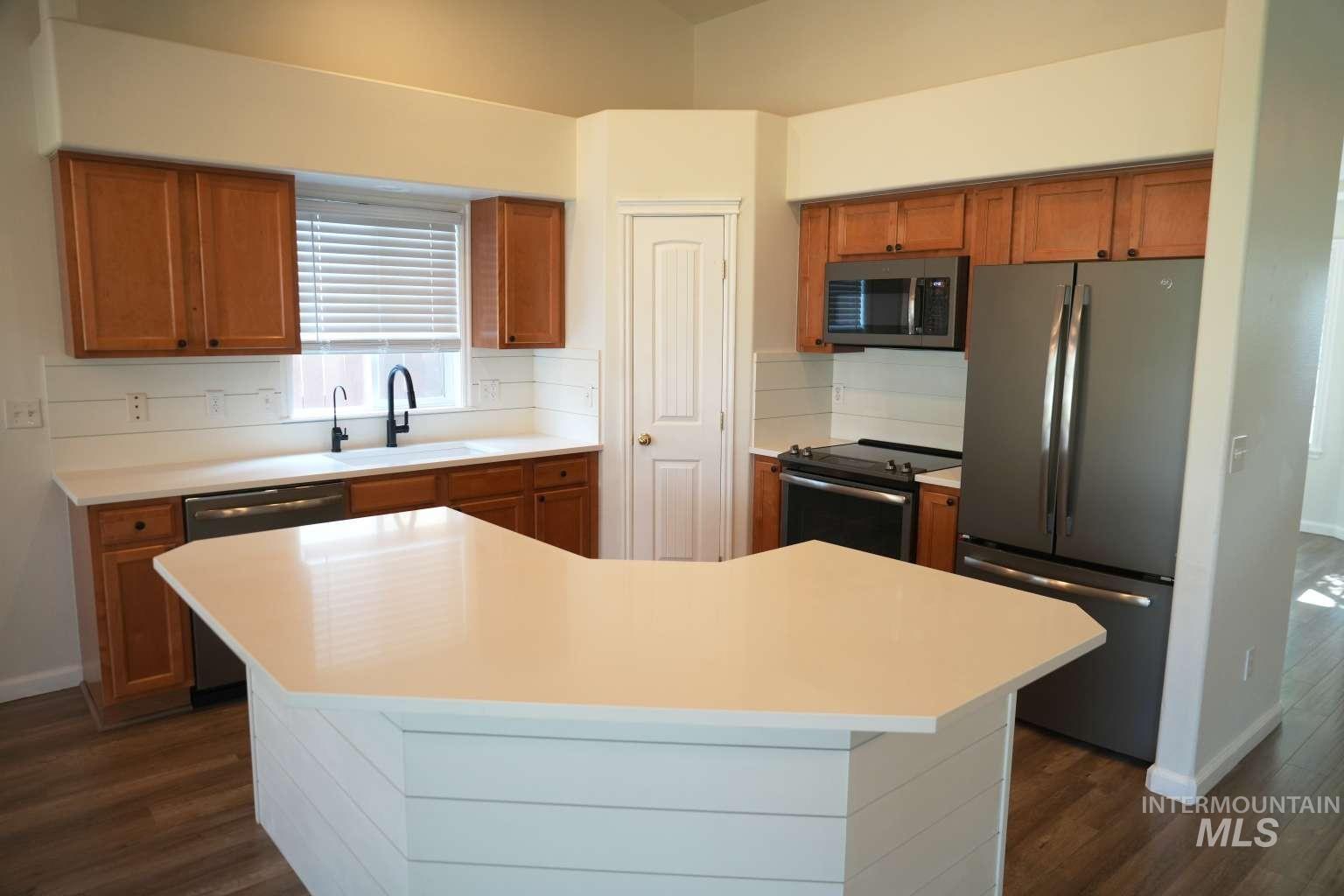 907 S Sockeye Way Property Photo 8