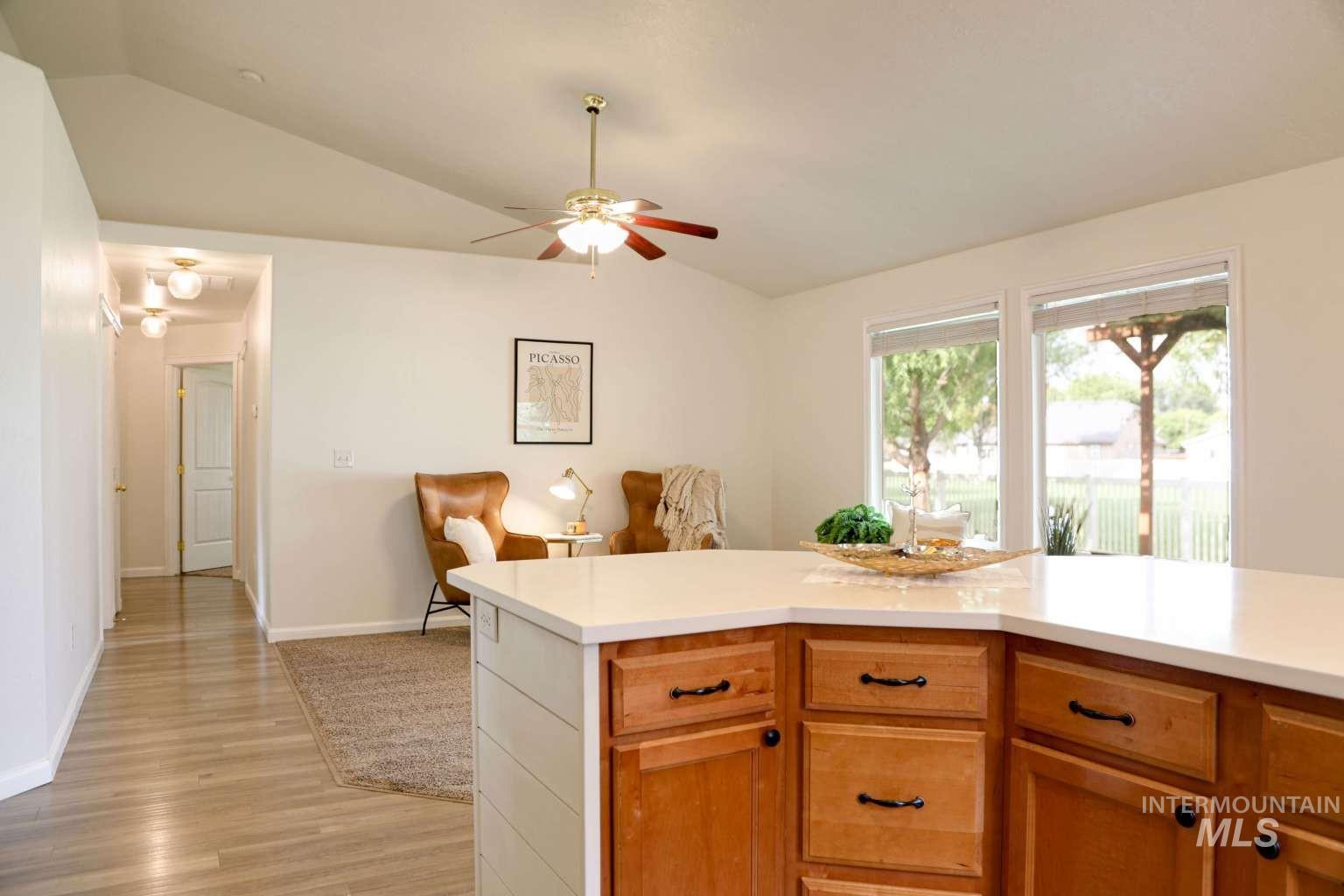 907 S Sockeye Way Property Photo 8