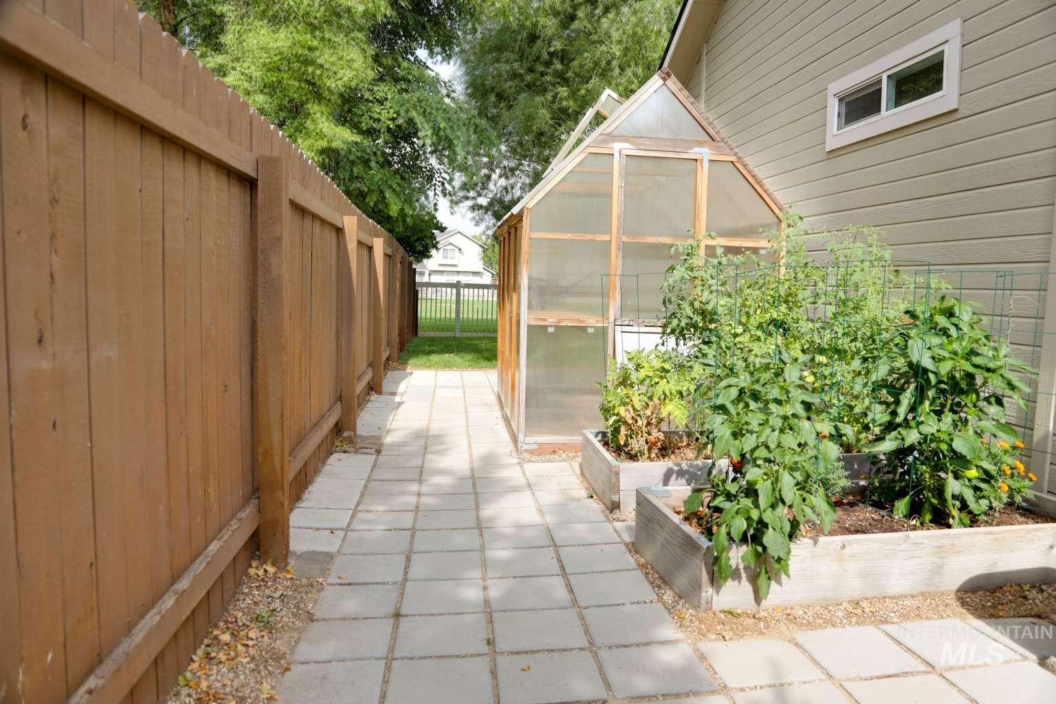 907 S Sockeye Way Property Photo 17