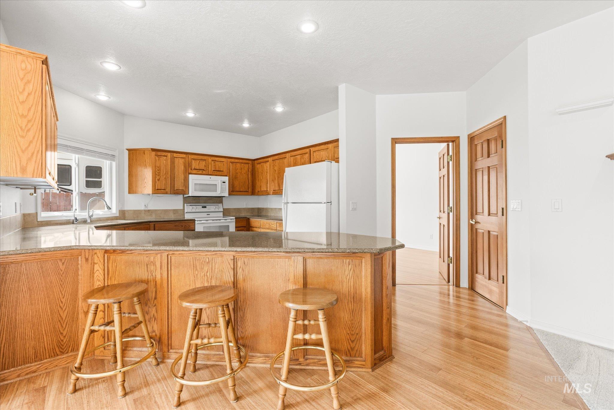 1098 E Cayman Dr. Property Photo 12