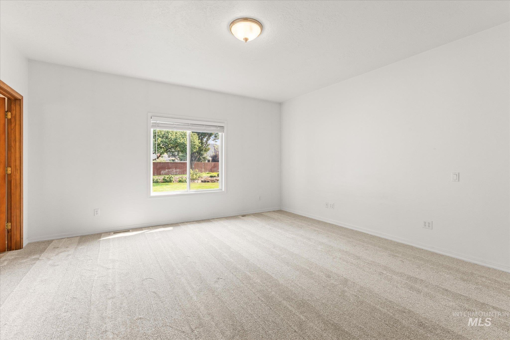 1098 E Cayman Dr. Property Photo 17