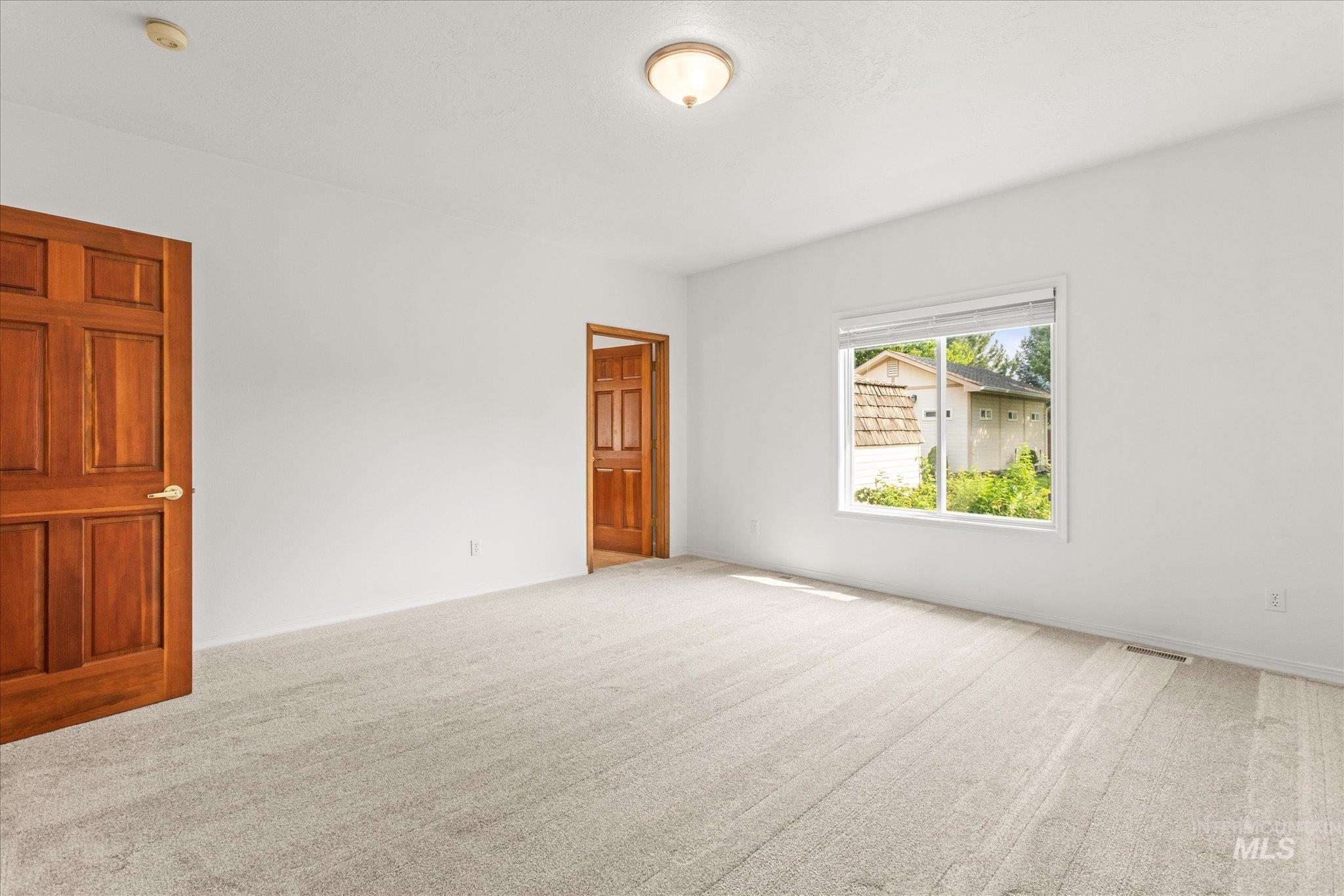 1098 E Cayman Dr. Property Photo 18