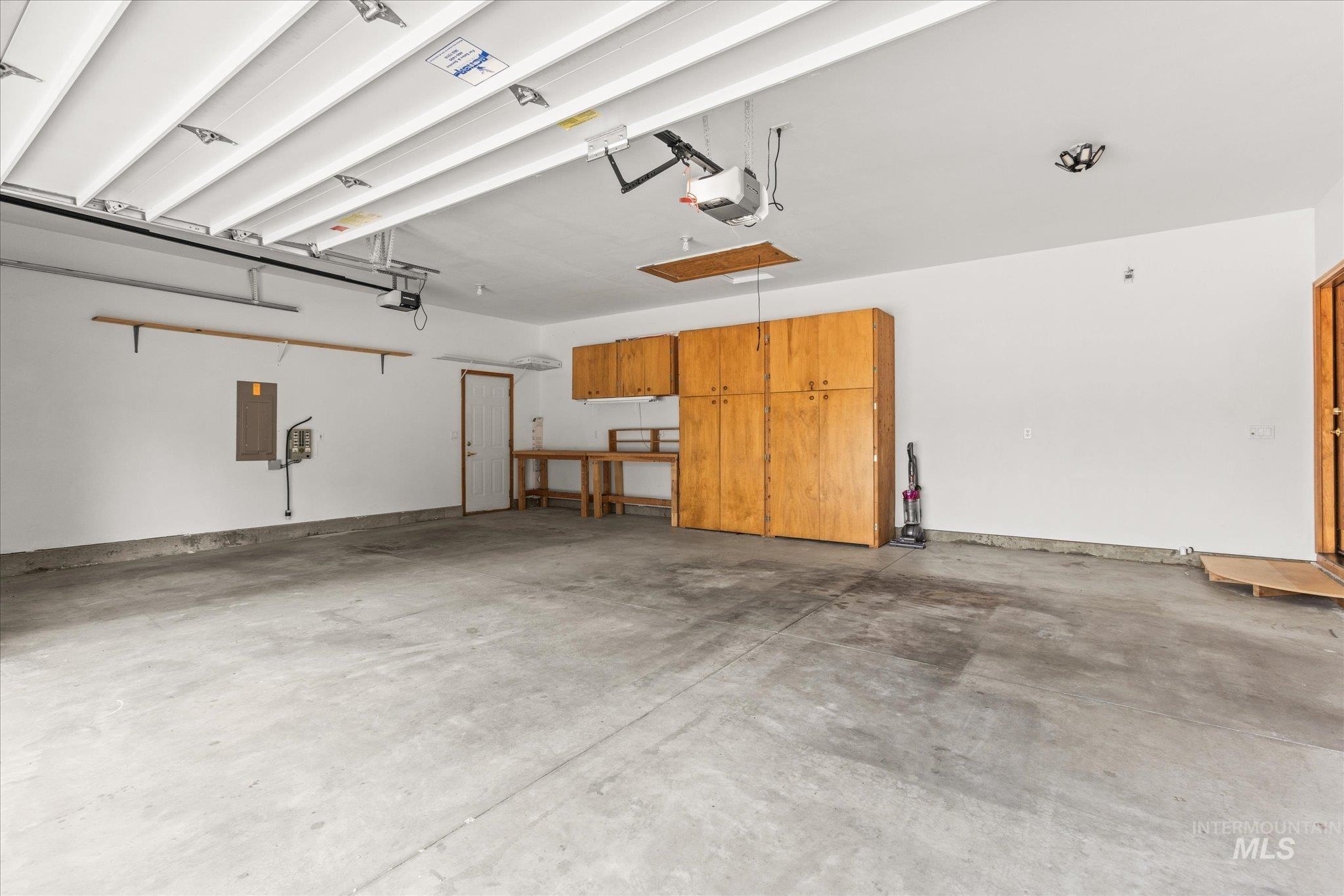 1098 E Cayman Dr. Property Photo 29