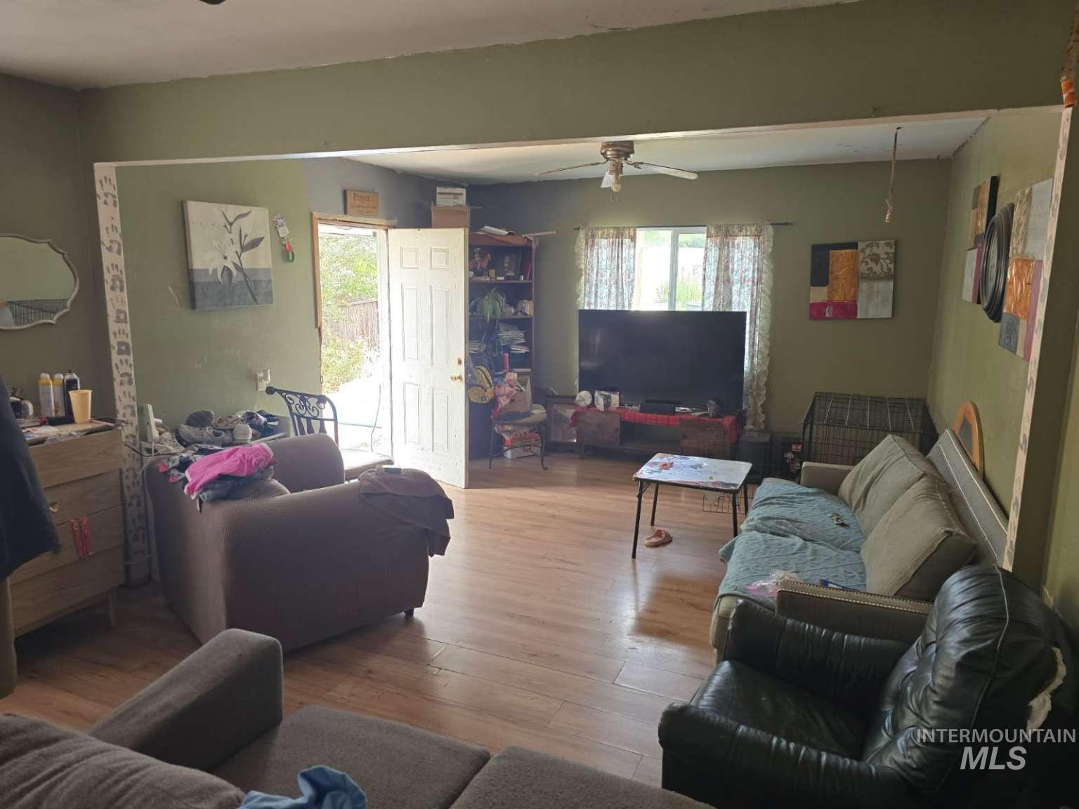 1495 W 7th St Property Photo 5