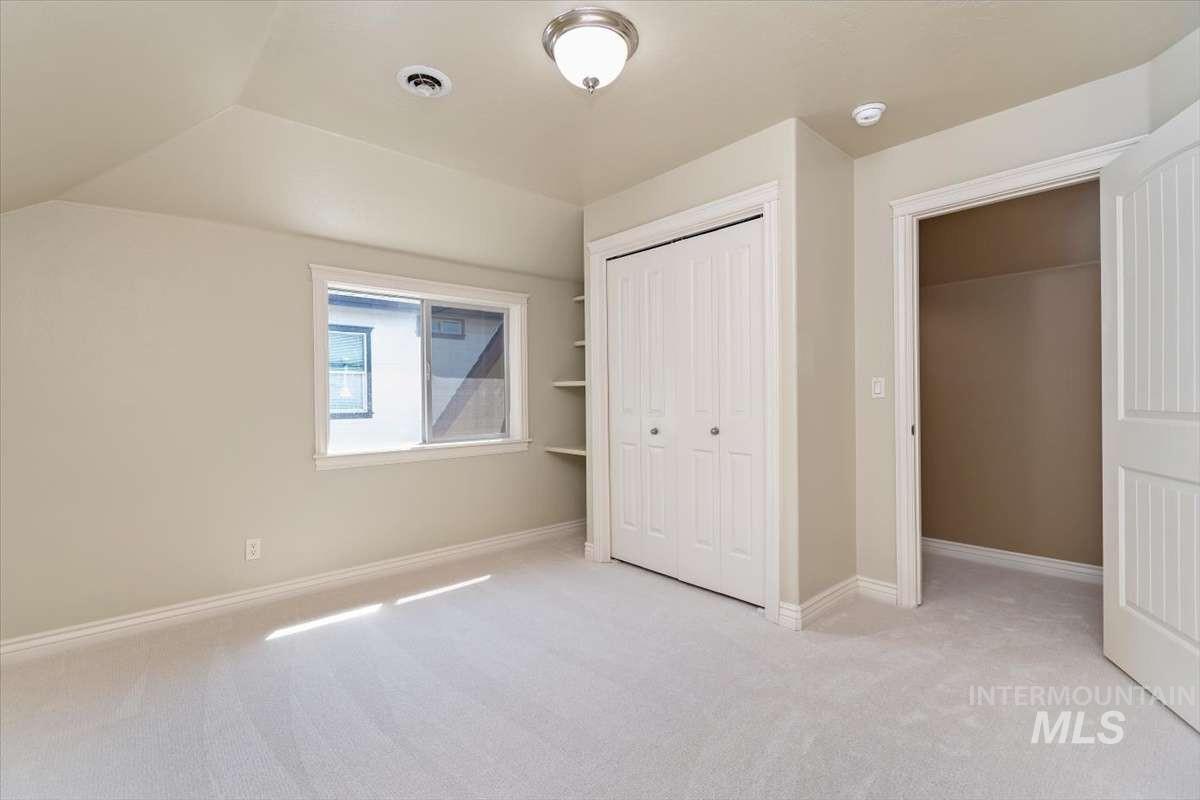 1864 E Meadow Creek Dr Property Photo 4