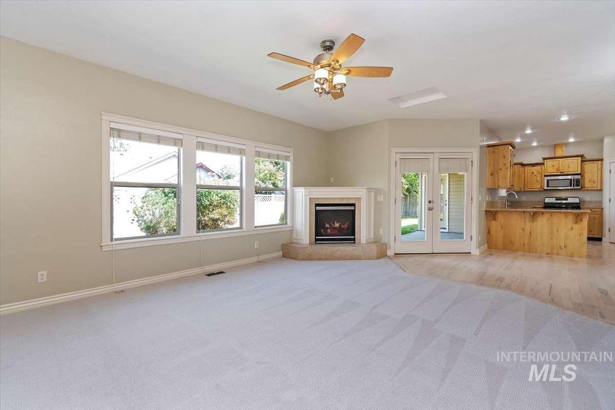 1864 E Meadow Creek Dr Property Photo 28