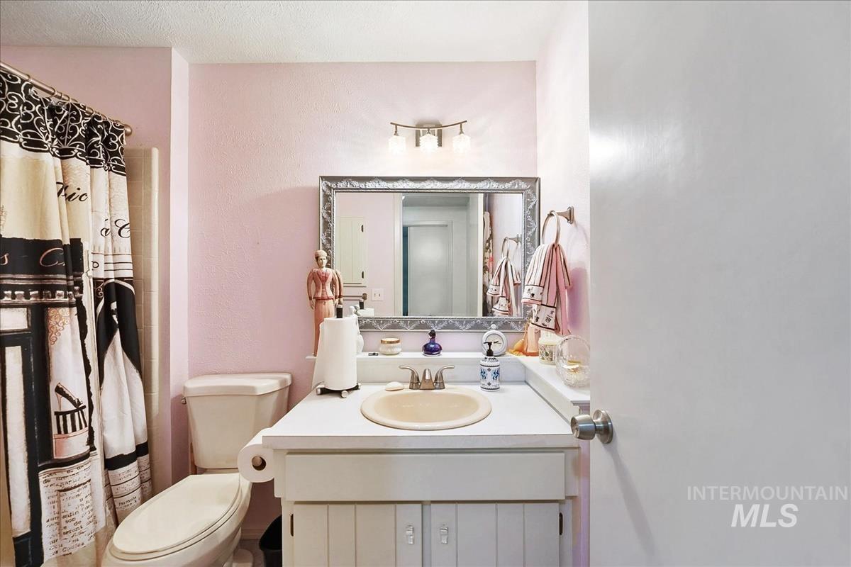 3063 S Lakewood Way Property Photo 14