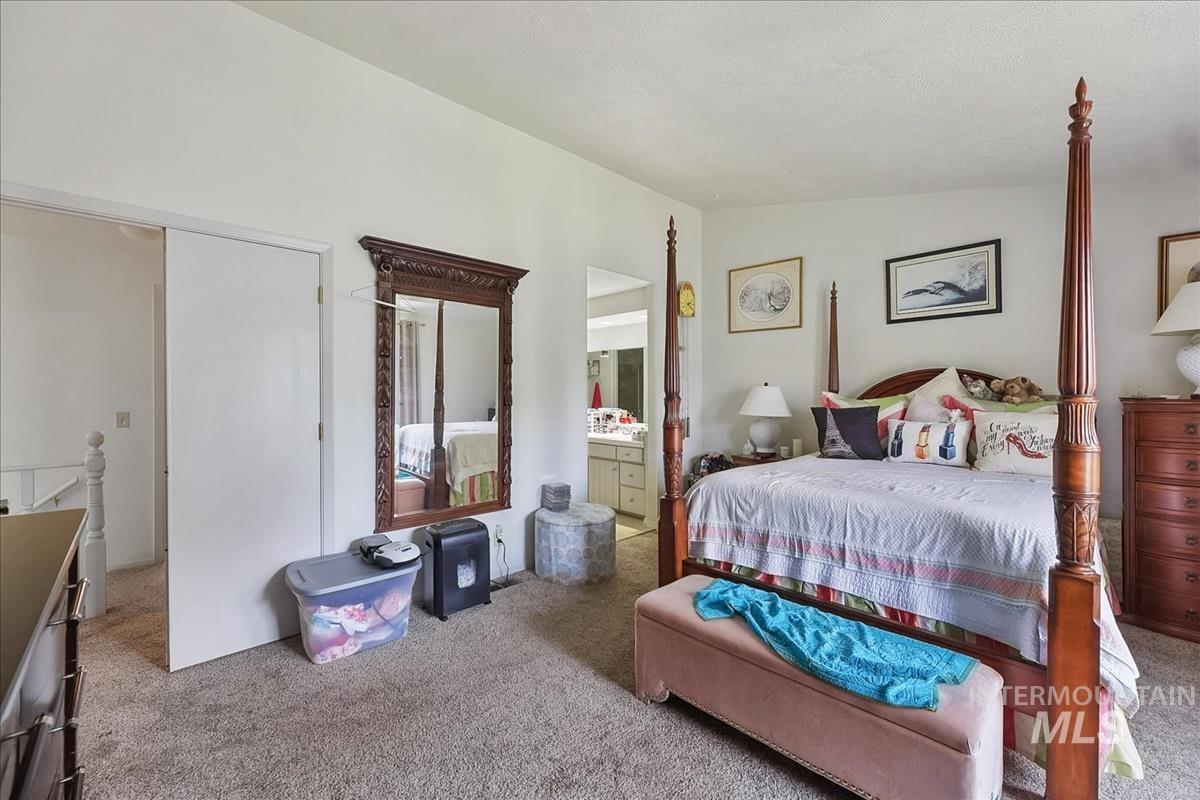 3063 S Lakewood Way Property Photo 17