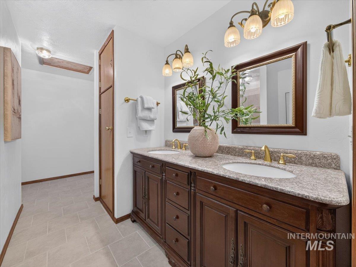 7300 Mustang Lane Property Photo 28