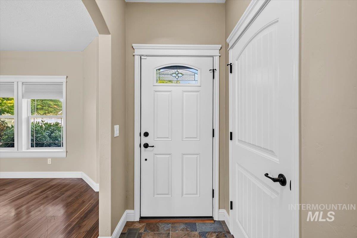 654 S Whisperwood Way Property Photo 3