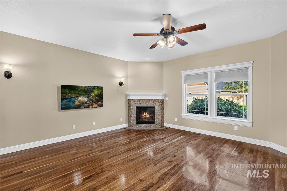 654 S Whisperwood Way Property Photo 9