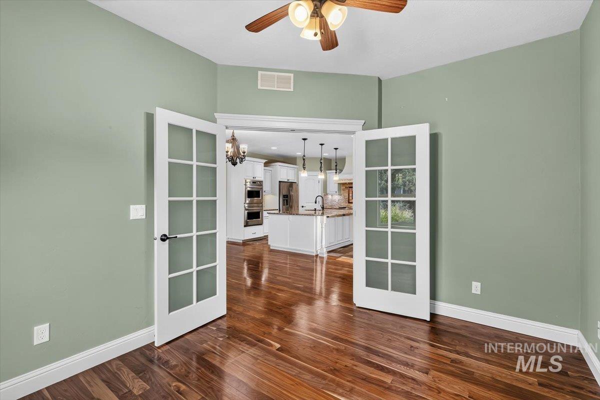 654 S Whisperwood Way Property Photo 17