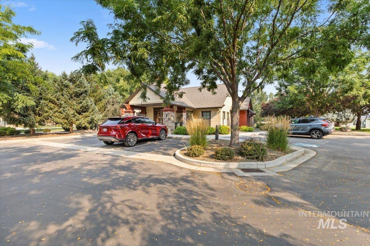 654 S Whisperwood Way Property Photo 29