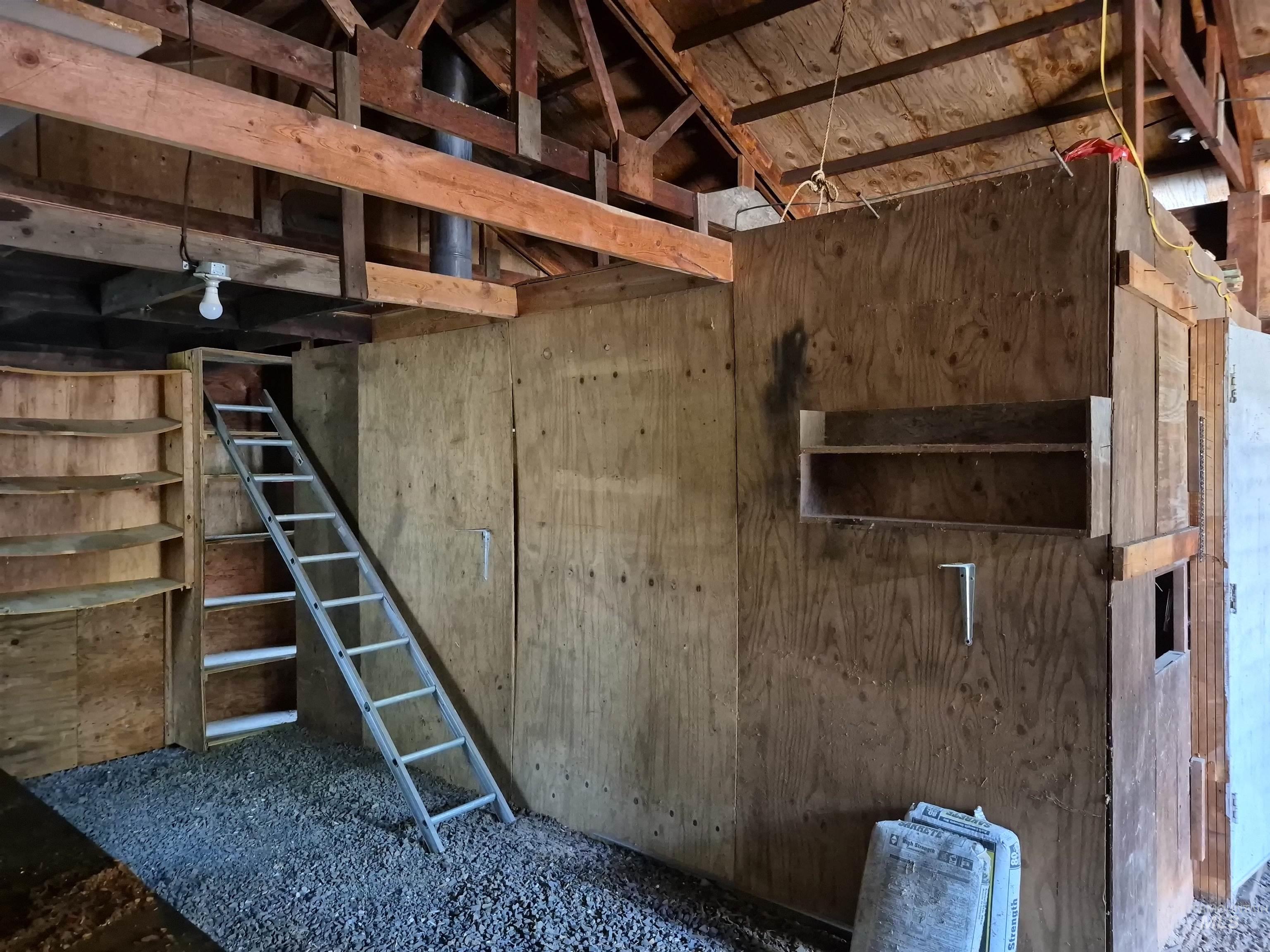 108 Cottonwood Ave Property Photo 29