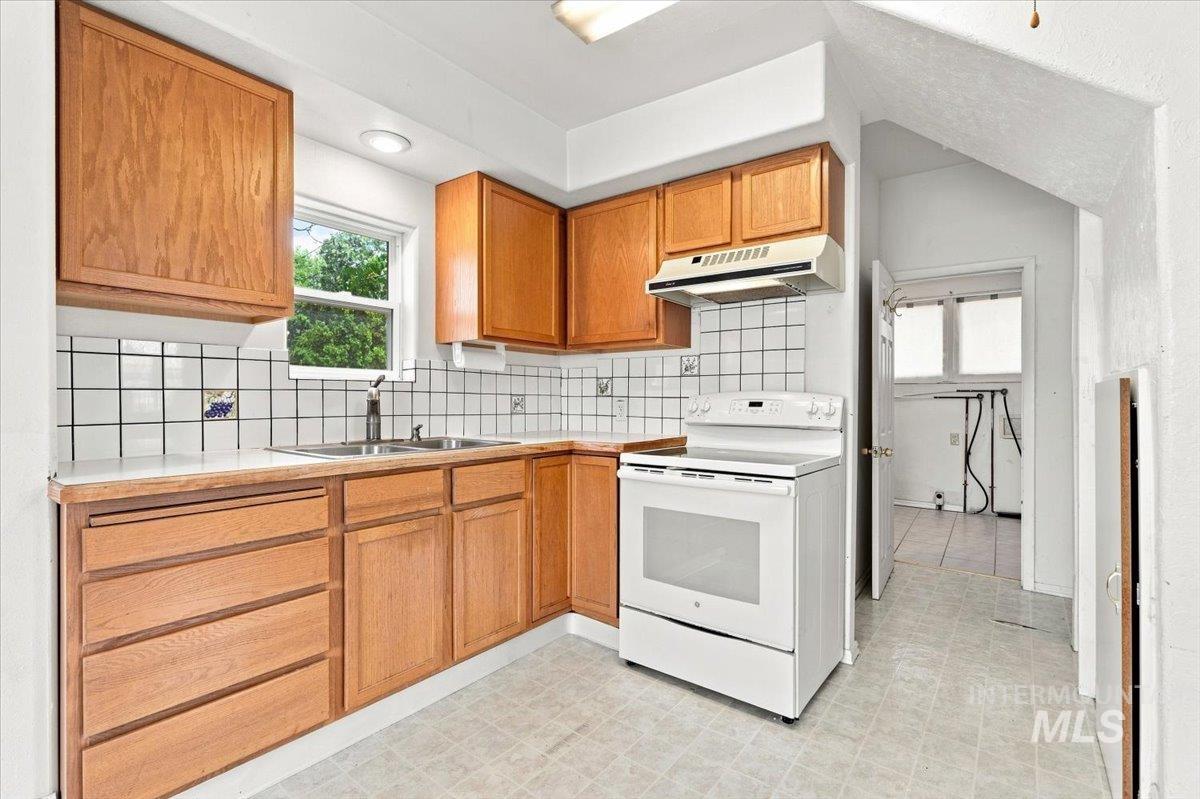 212 Ne 2nd St Property Photo 11