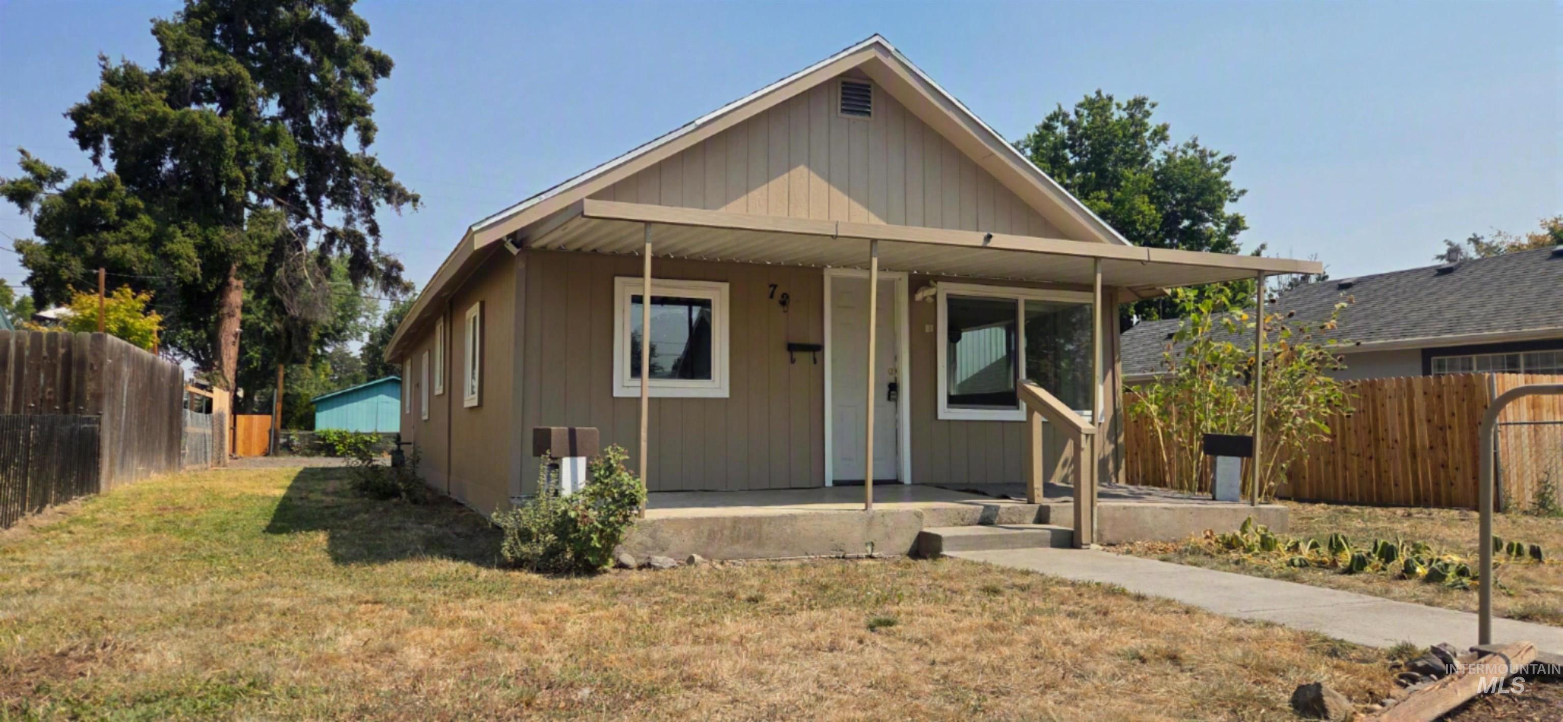 729 4th Property Photo 1