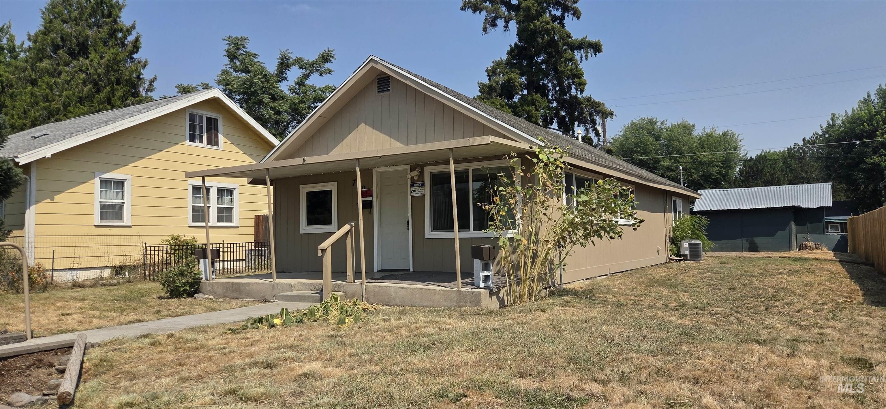 729 4th Property Photo 2