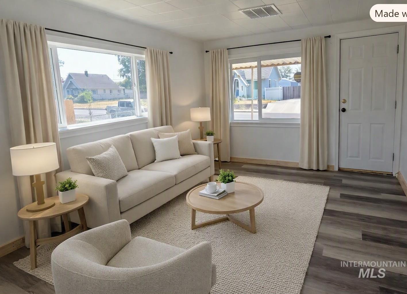729 4th Property Photo 3