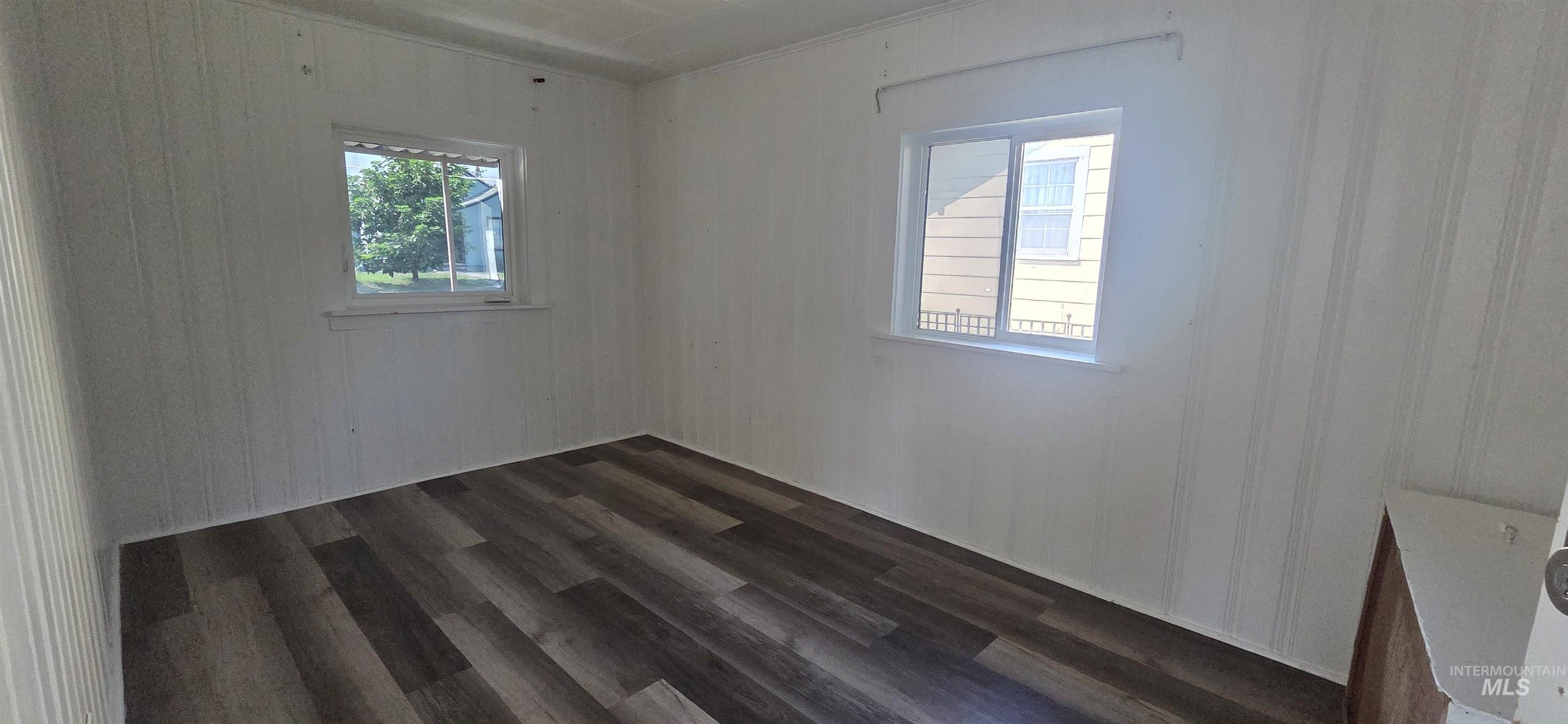 729 4th Property Photo 6