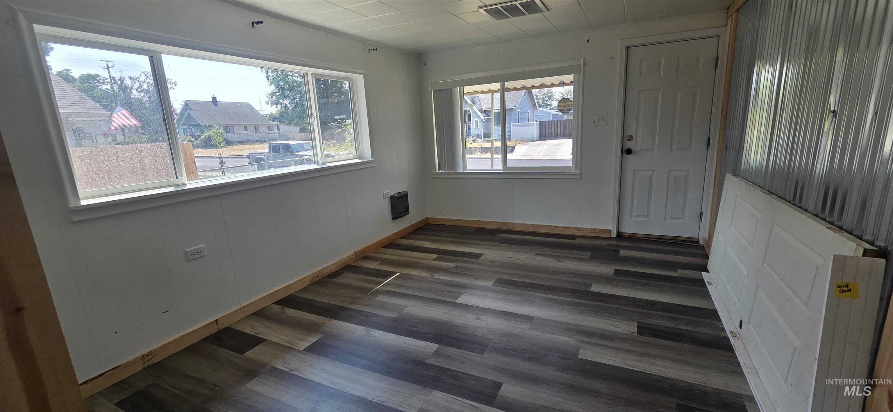 729 4th Property Photo 8