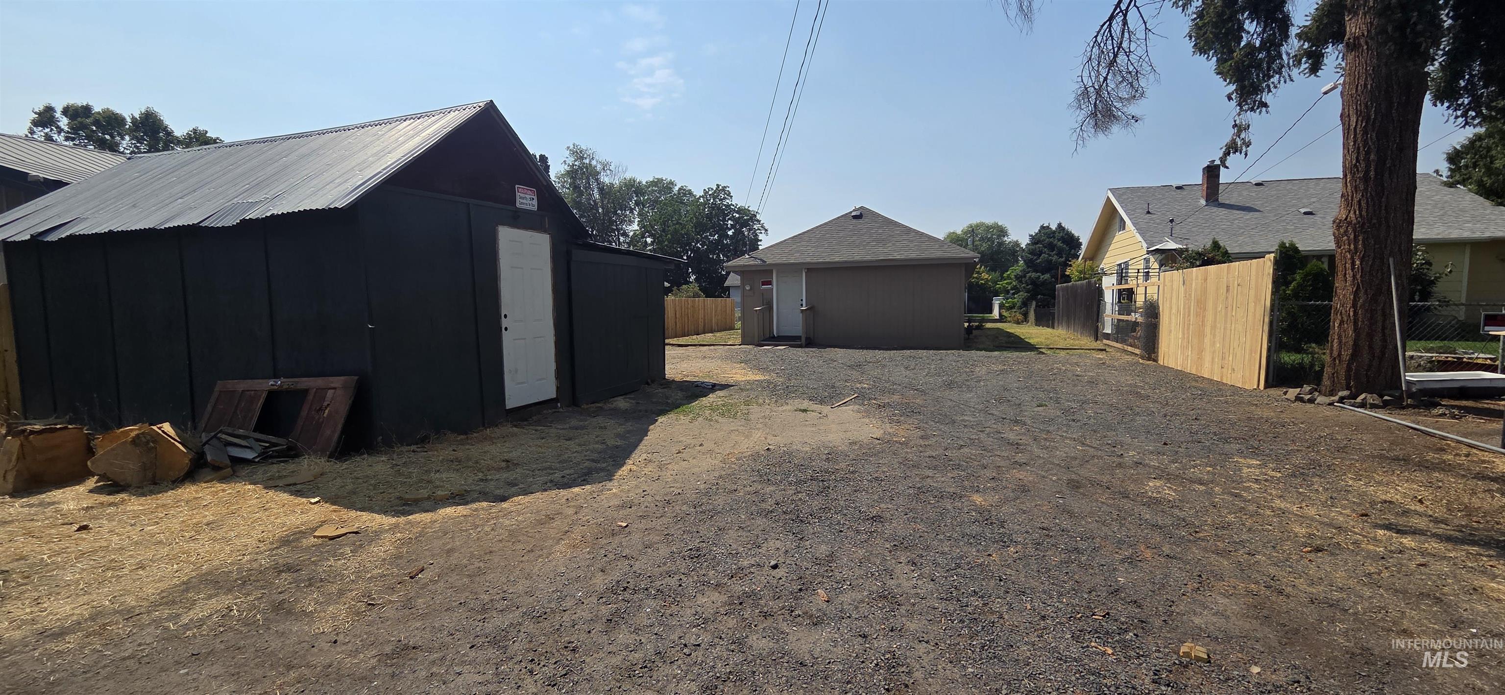 729 4th Property Photo 13