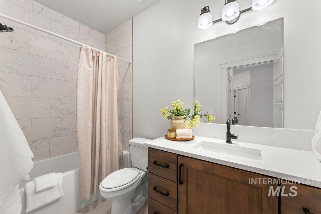 4240 E Parkcenter Blvd. Property Photo 26