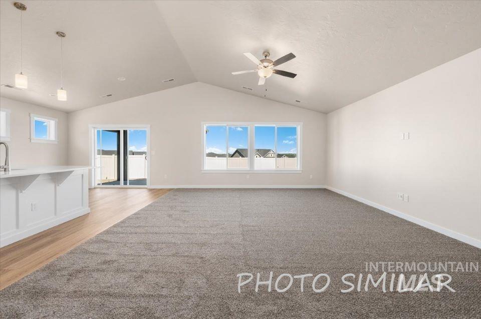 1420 Crescent St. Property Photo 7